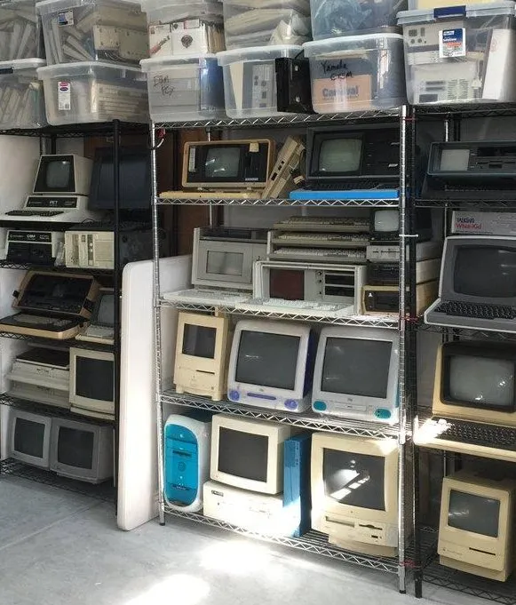 📼: computer warehouse world artwork
